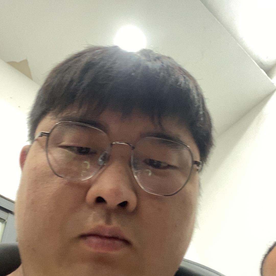 g g y y