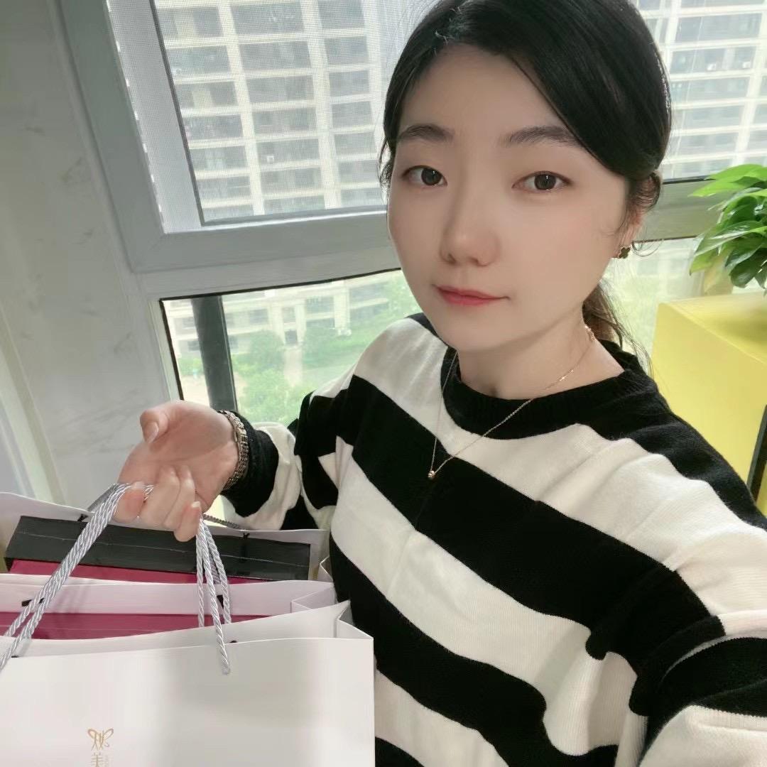 小梦很乖