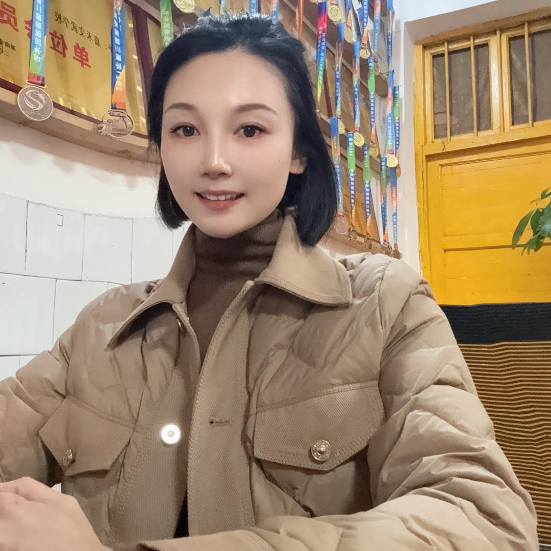 龙哥-青少年教育（办公室）李老师