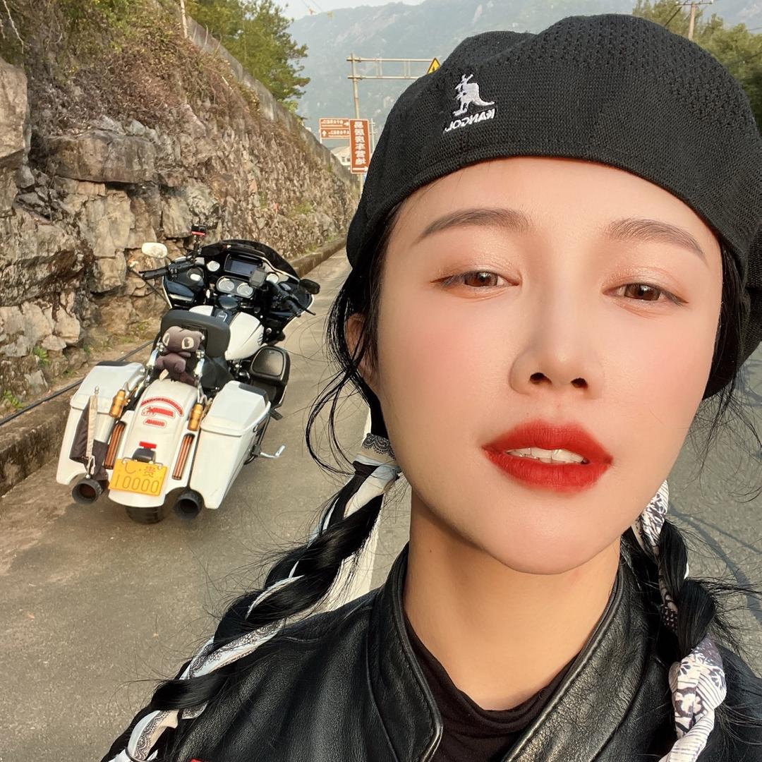 哈雷宝儿🛵🤿🎾🏂🚴‍♀️🎳