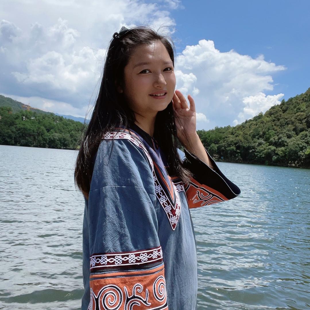 云霞的姐姐云朵