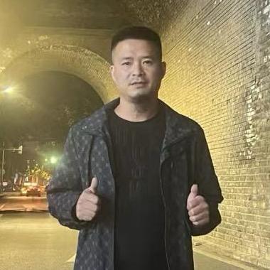 卖鸡的胡子锅