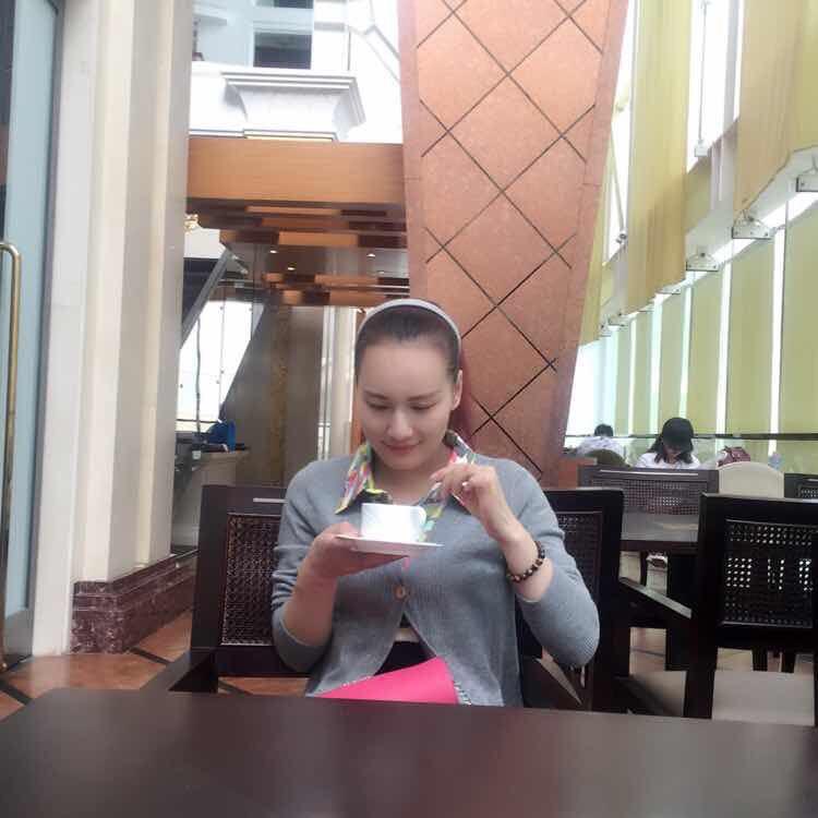 依依yiyi
