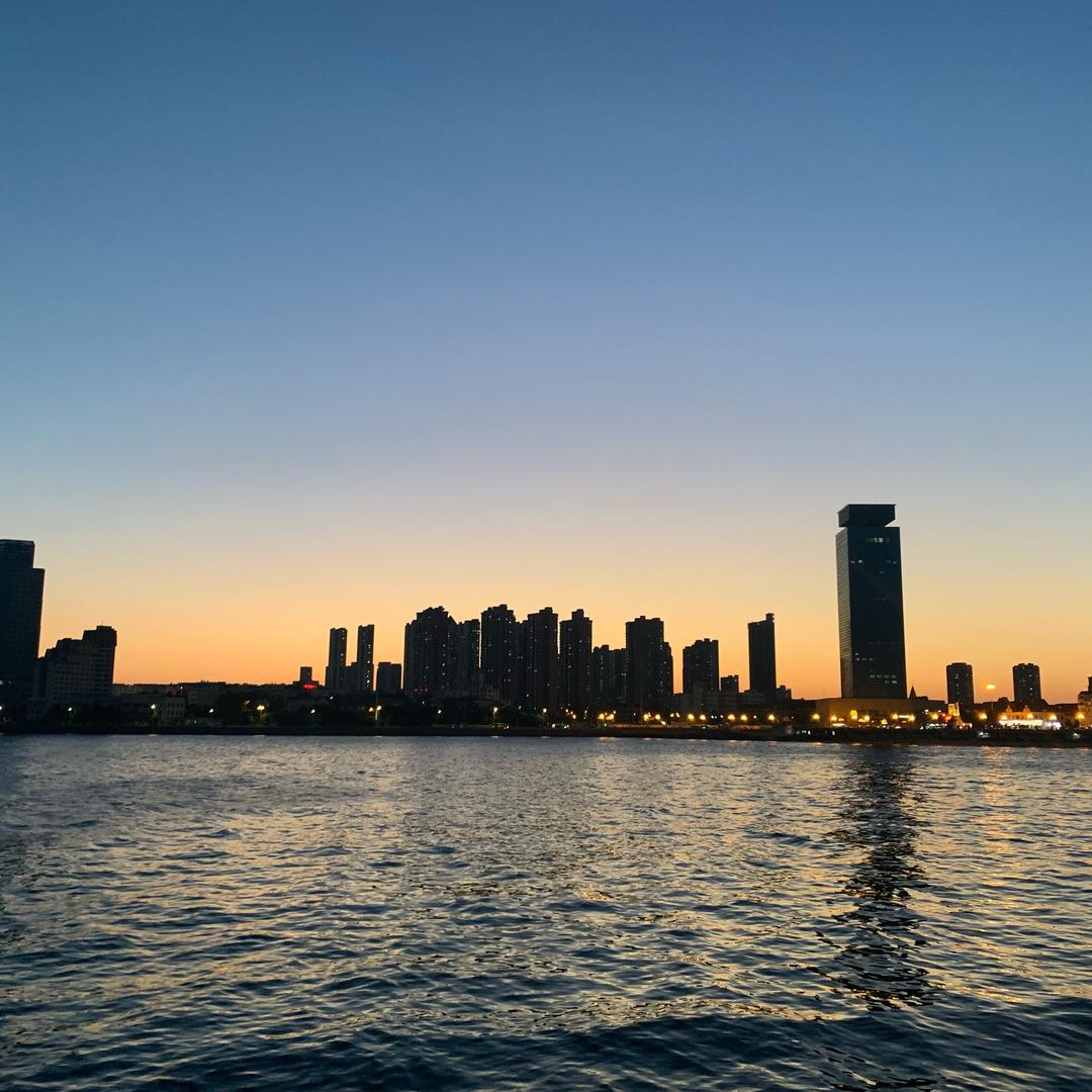 逸思工艺美术品雕刻厂