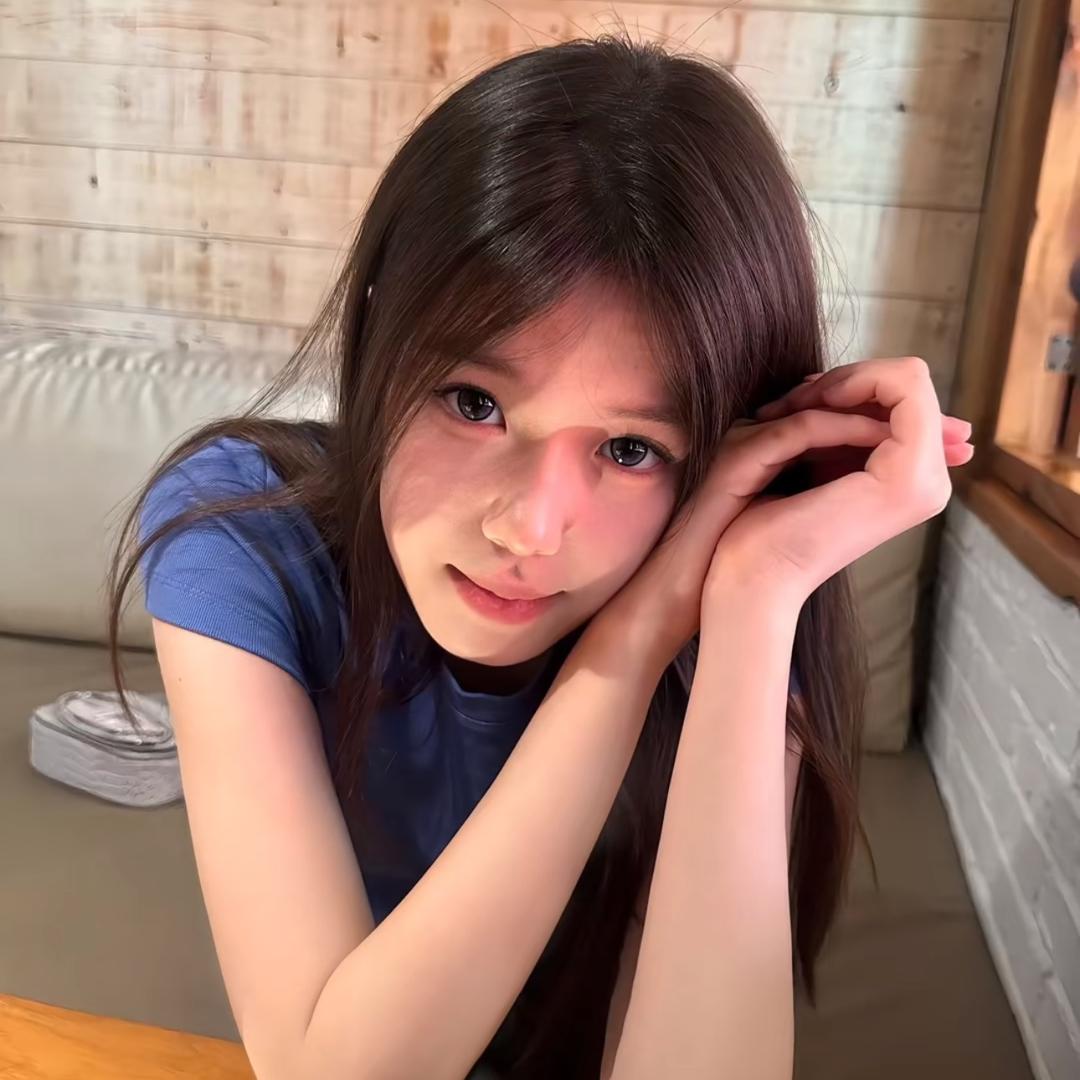 开心小美女🎀
