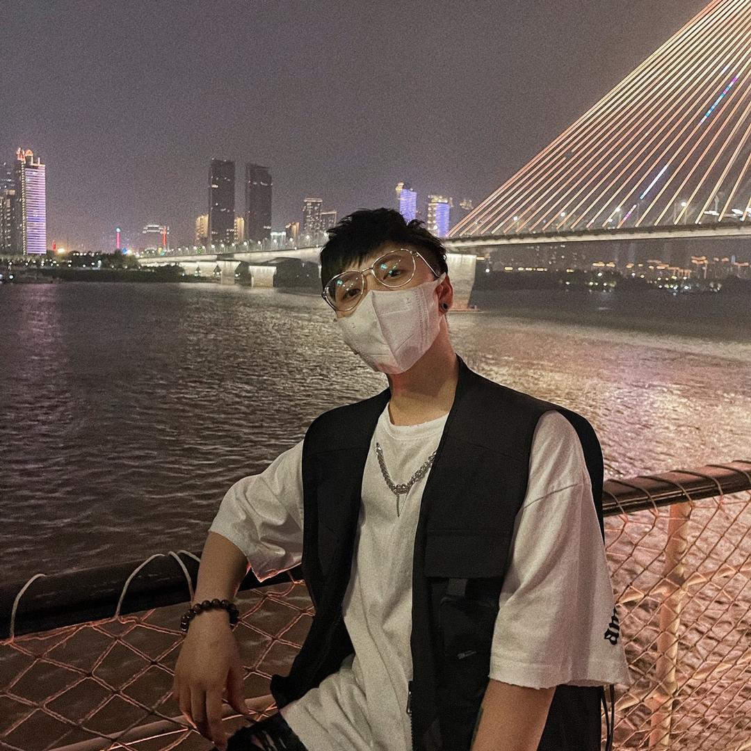 嘉铭不爱说话
