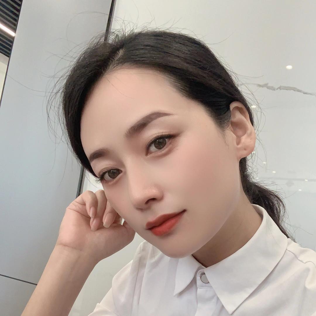 新世界广场顾问华倩