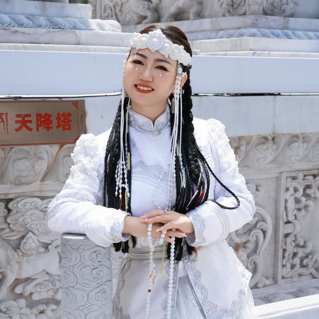 内蒙古小姐姐尹老师