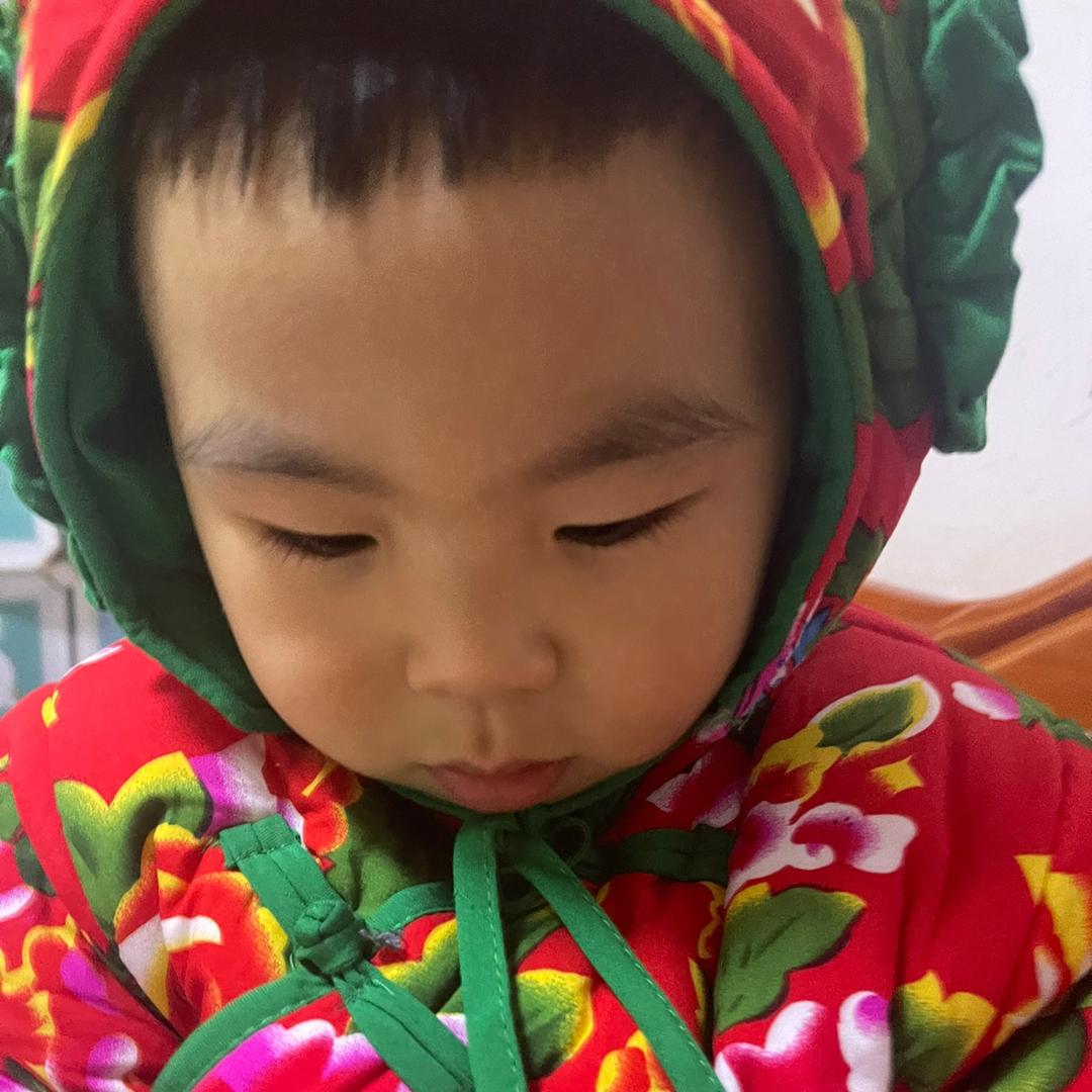 她