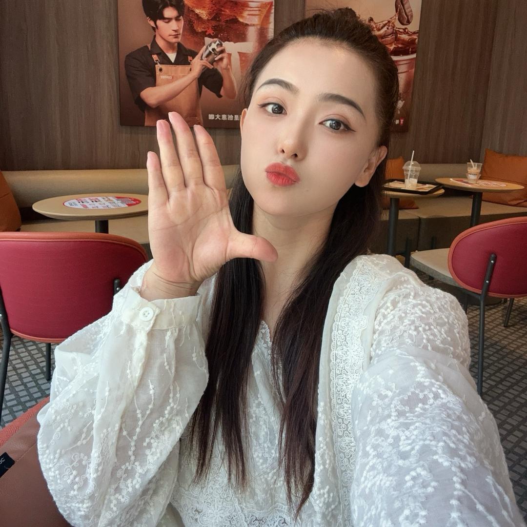 小鱼儿🍬（独宠菲姐）
