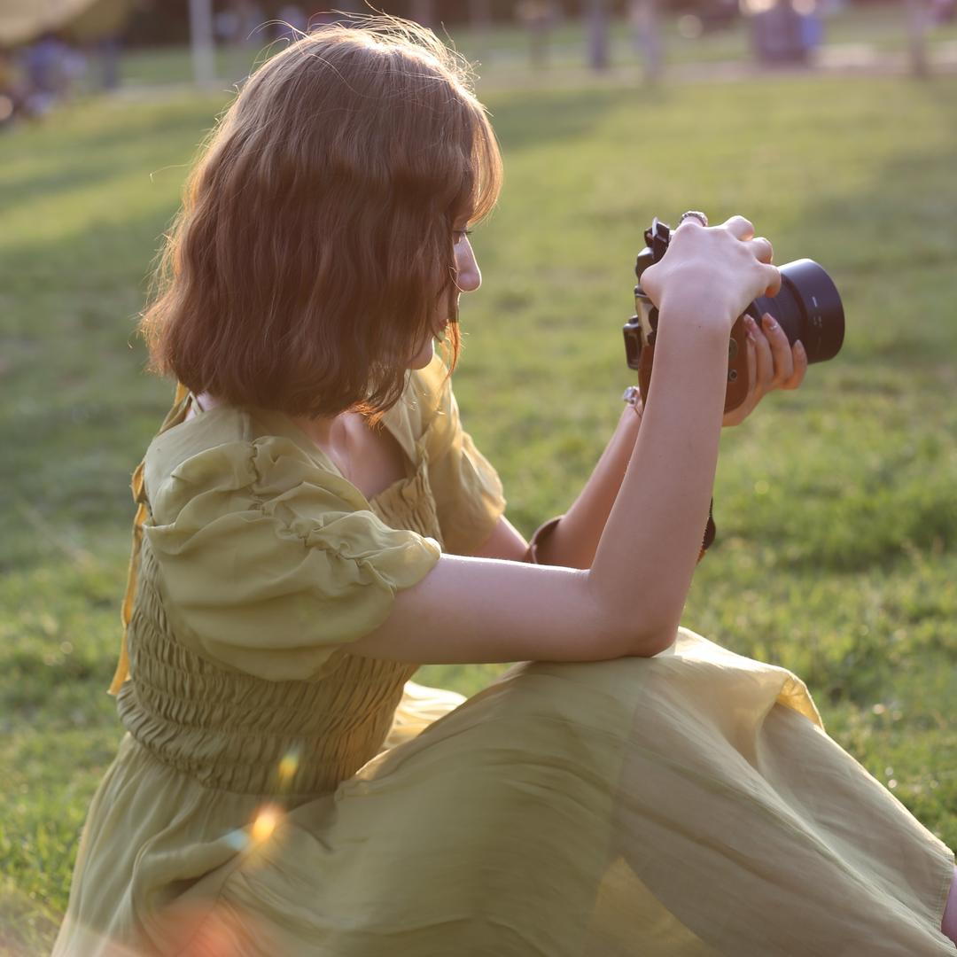 摄影师依依（在约拍）