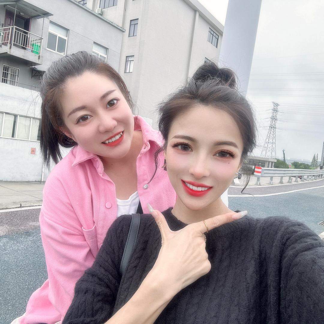 暴富姐妹羽绒服工厂店