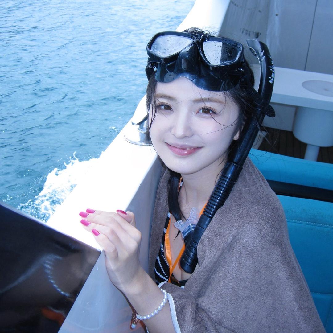 三军大美女:)