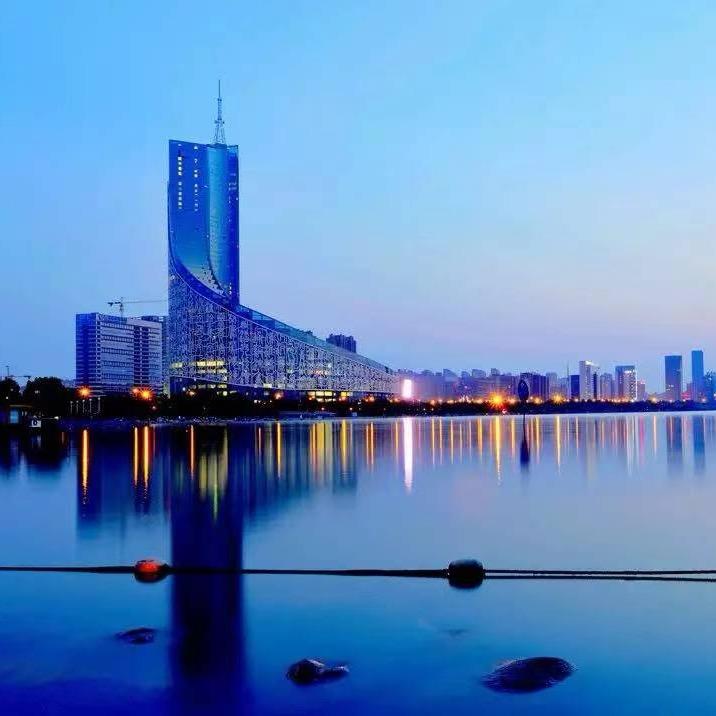 疯狂的上门手机贴膜