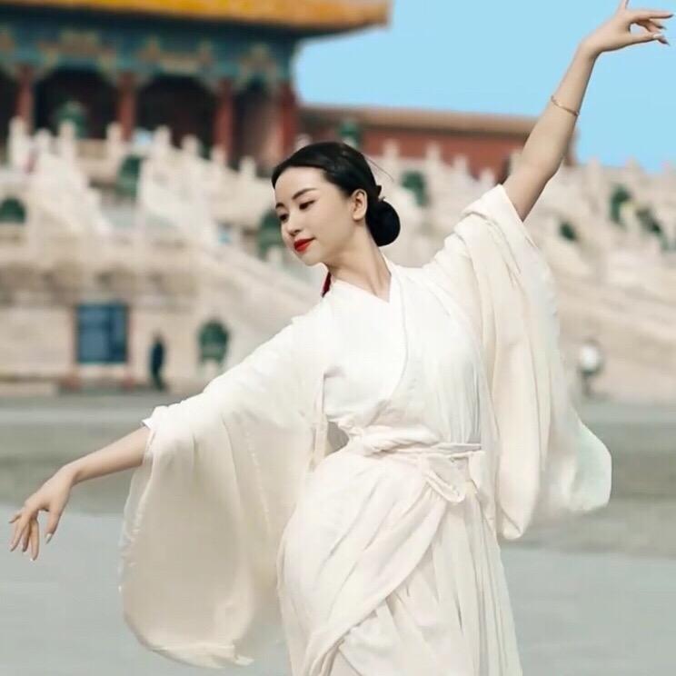 婉婉吖