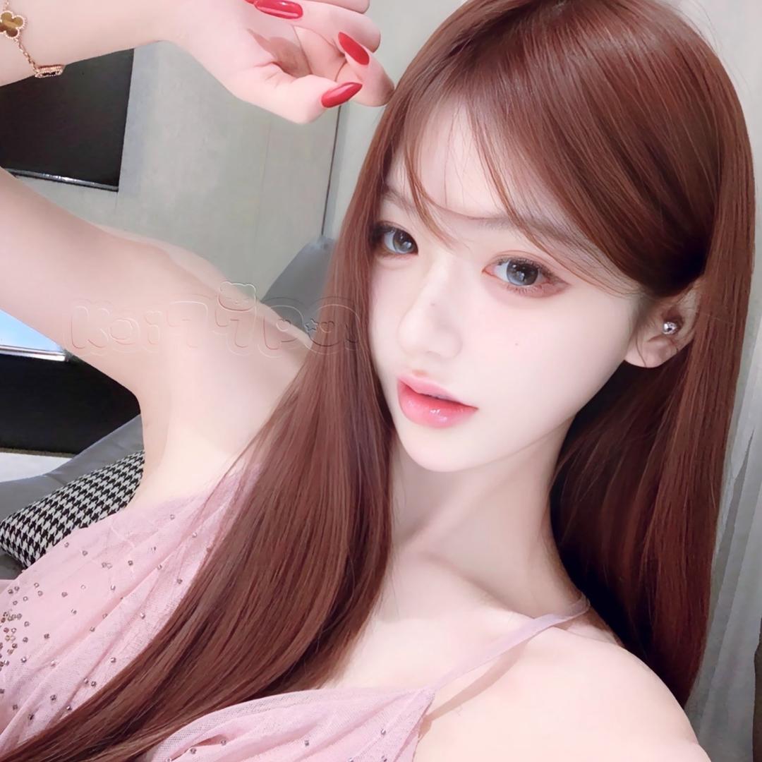 李佳妮.