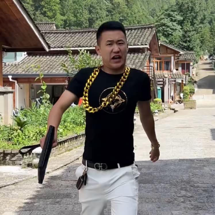 王百万