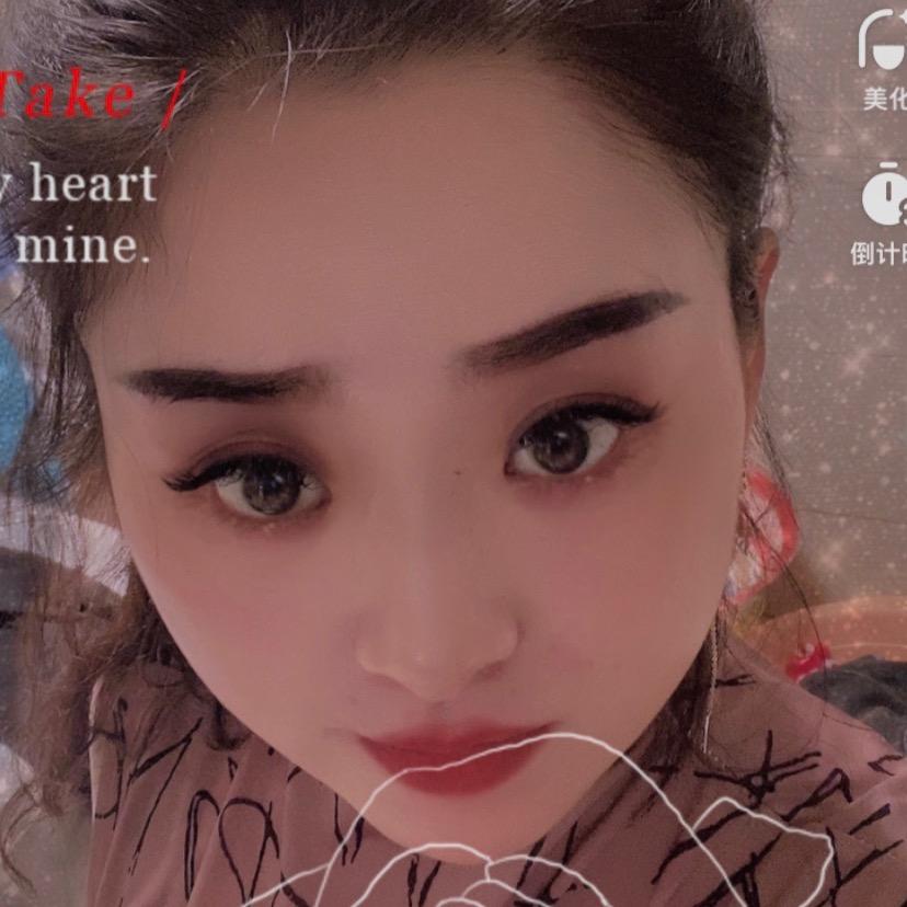 燕妮🫦是：丫鬟还是格格：你们说了算！