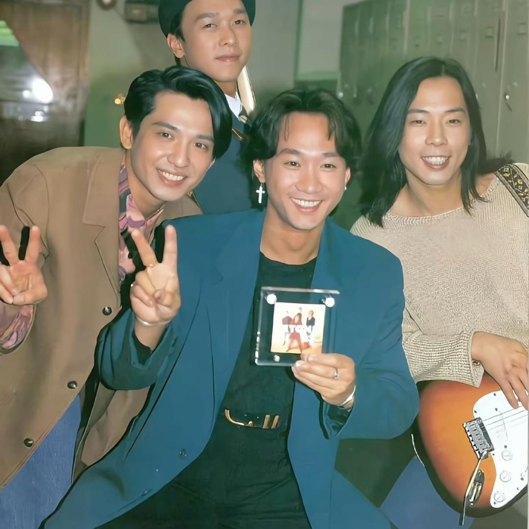 微甜拿铁呀