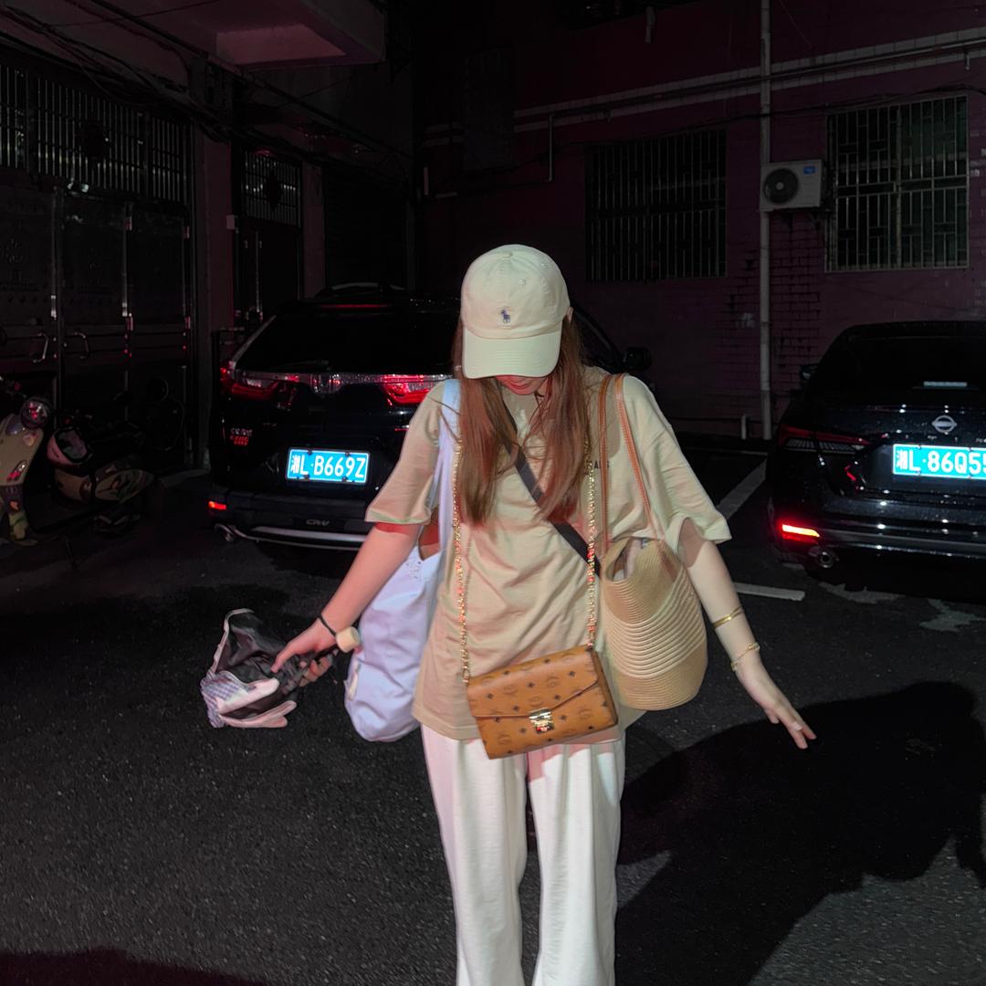 游过一群鸭