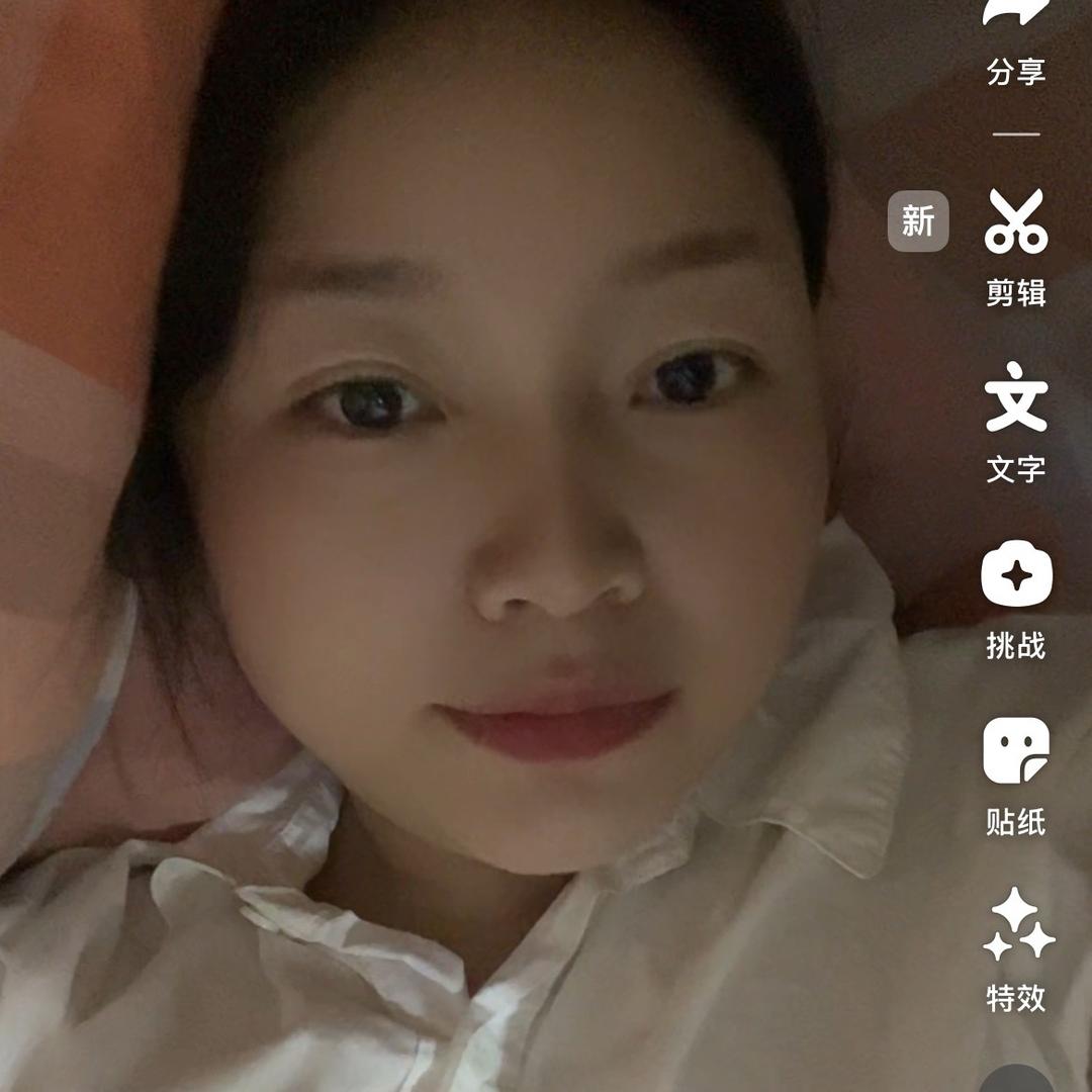 满心苦涩