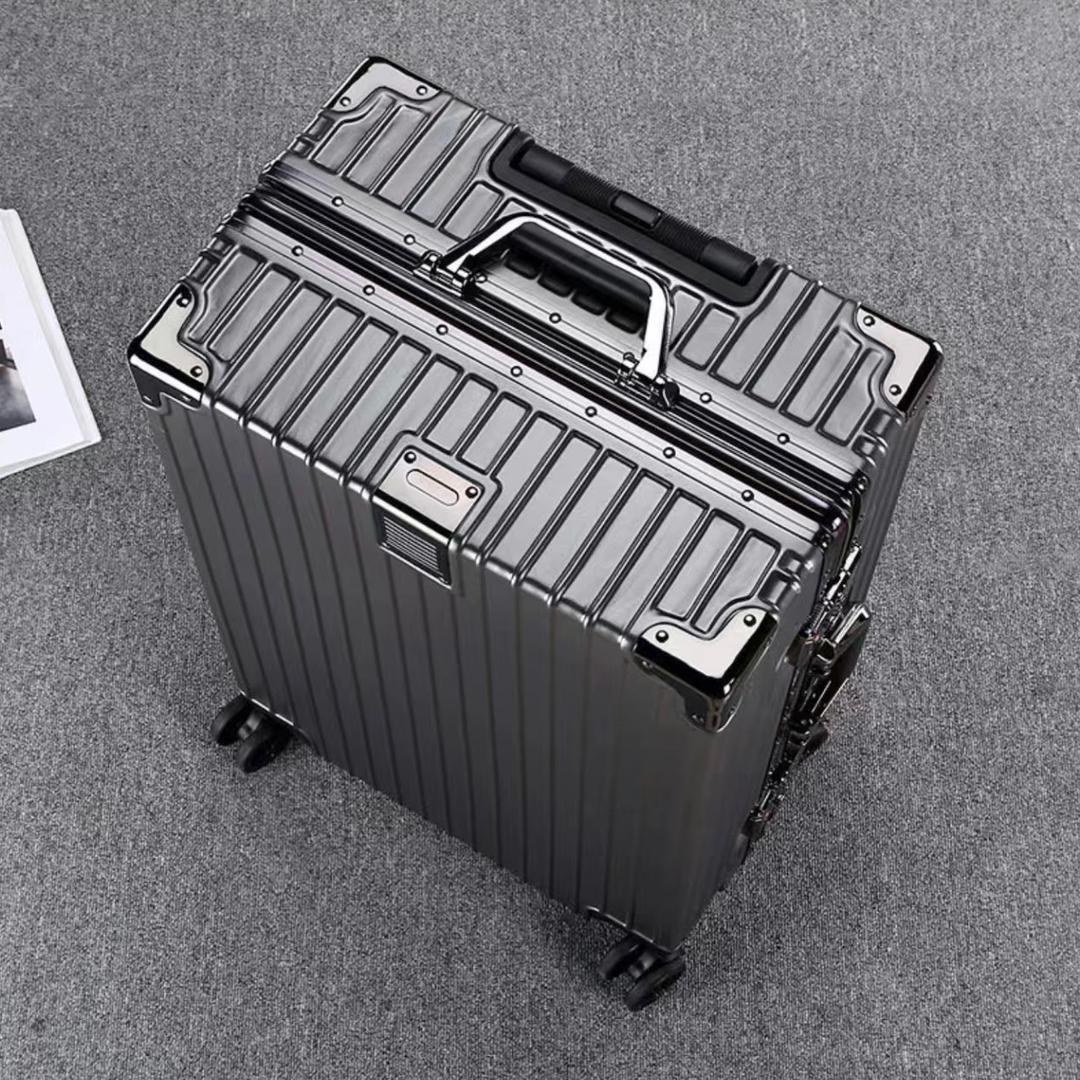 悦卡曼旅行箱工厂店