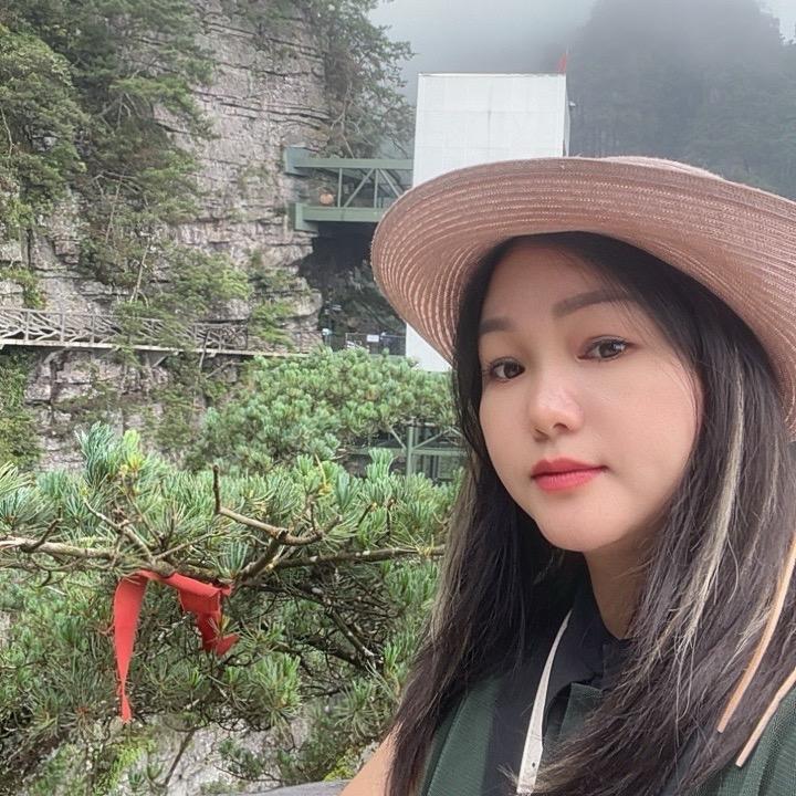 【都彭·宝马】男装运营主理人～霞姐