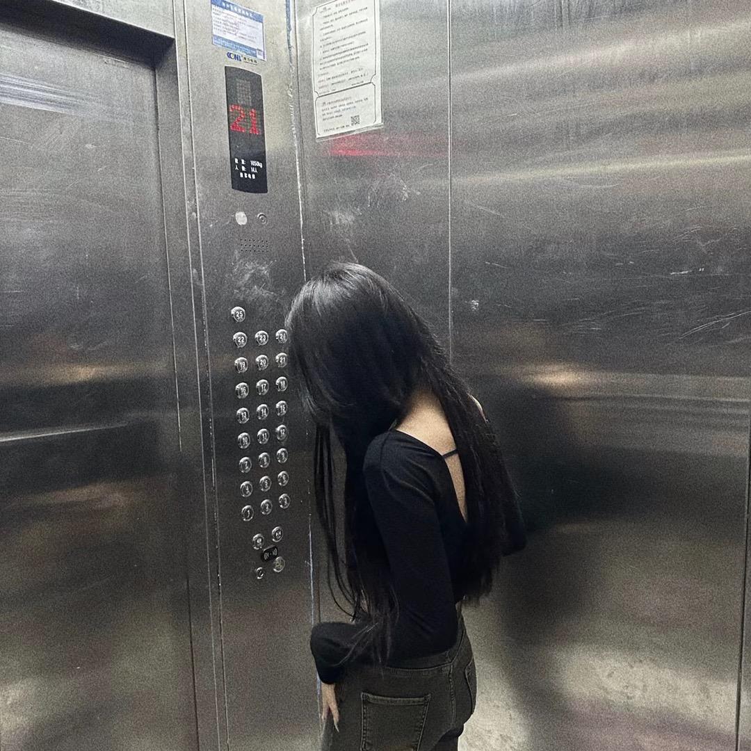 欣子.