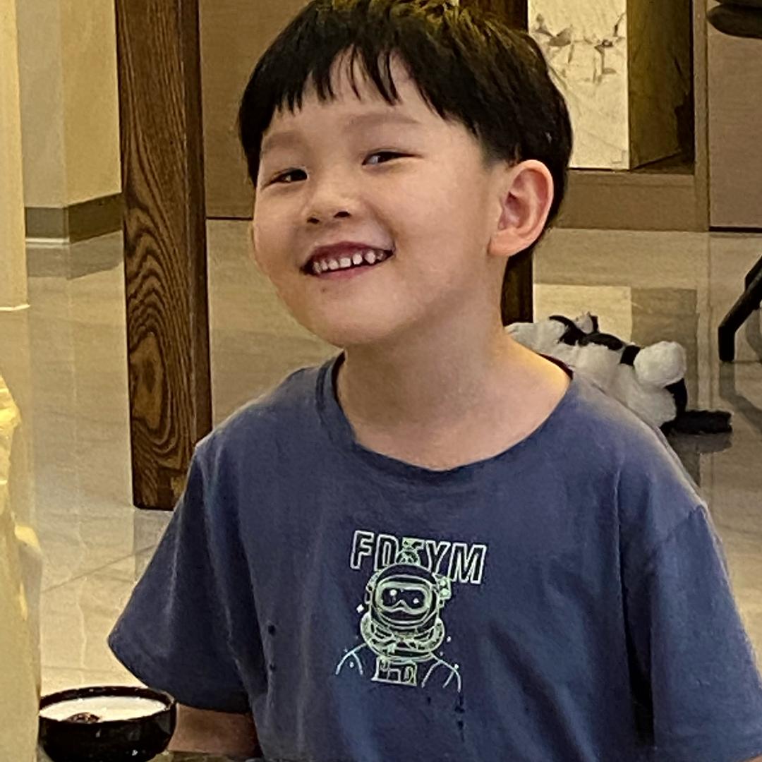 宽脚板儿童装