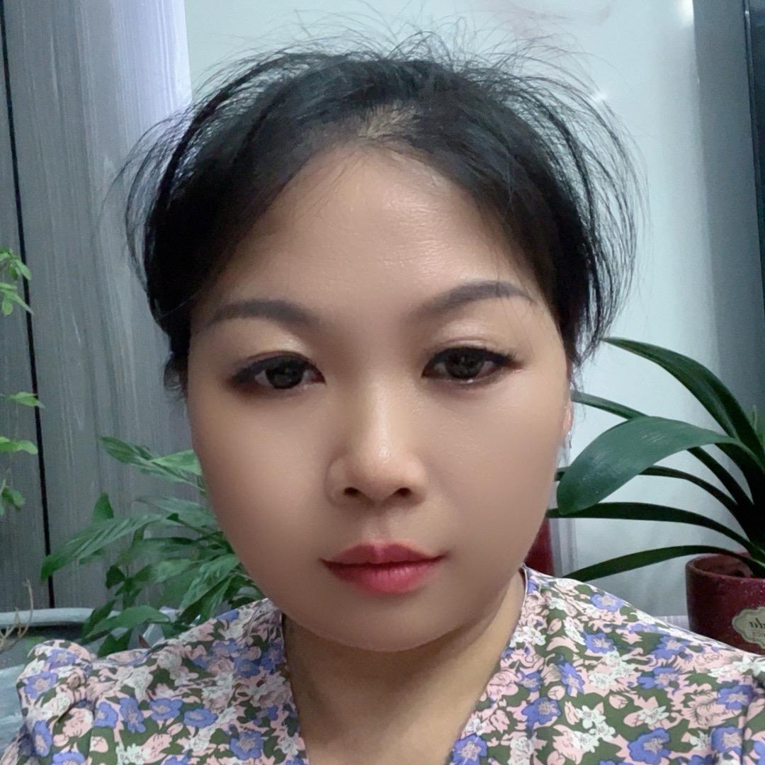 吴洁梅（单身妈妈）