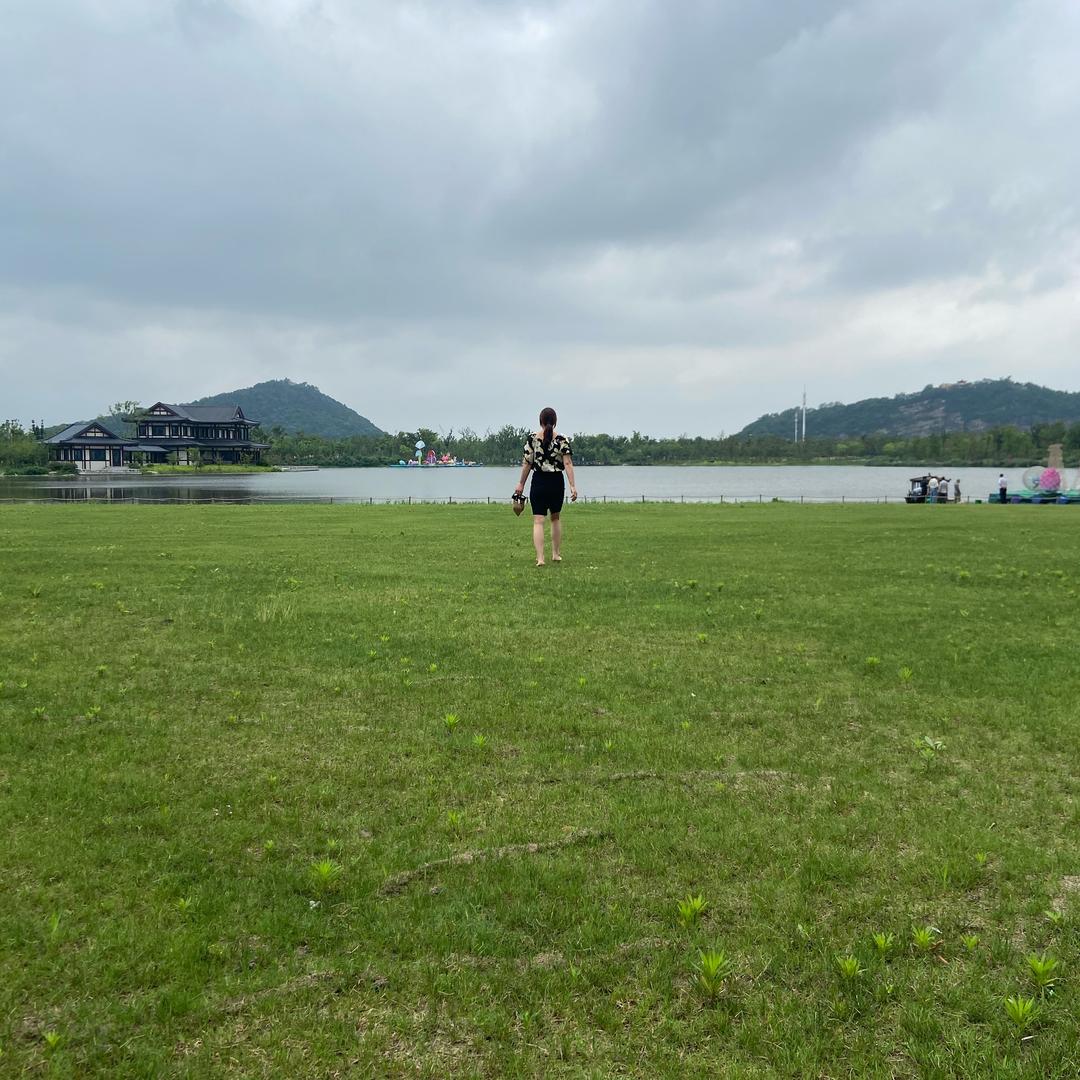 马莉