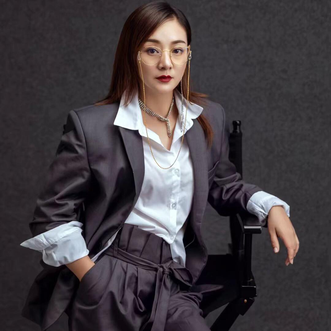 艾佳教化妆