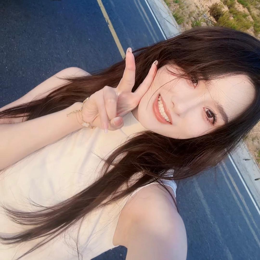 张哈妮