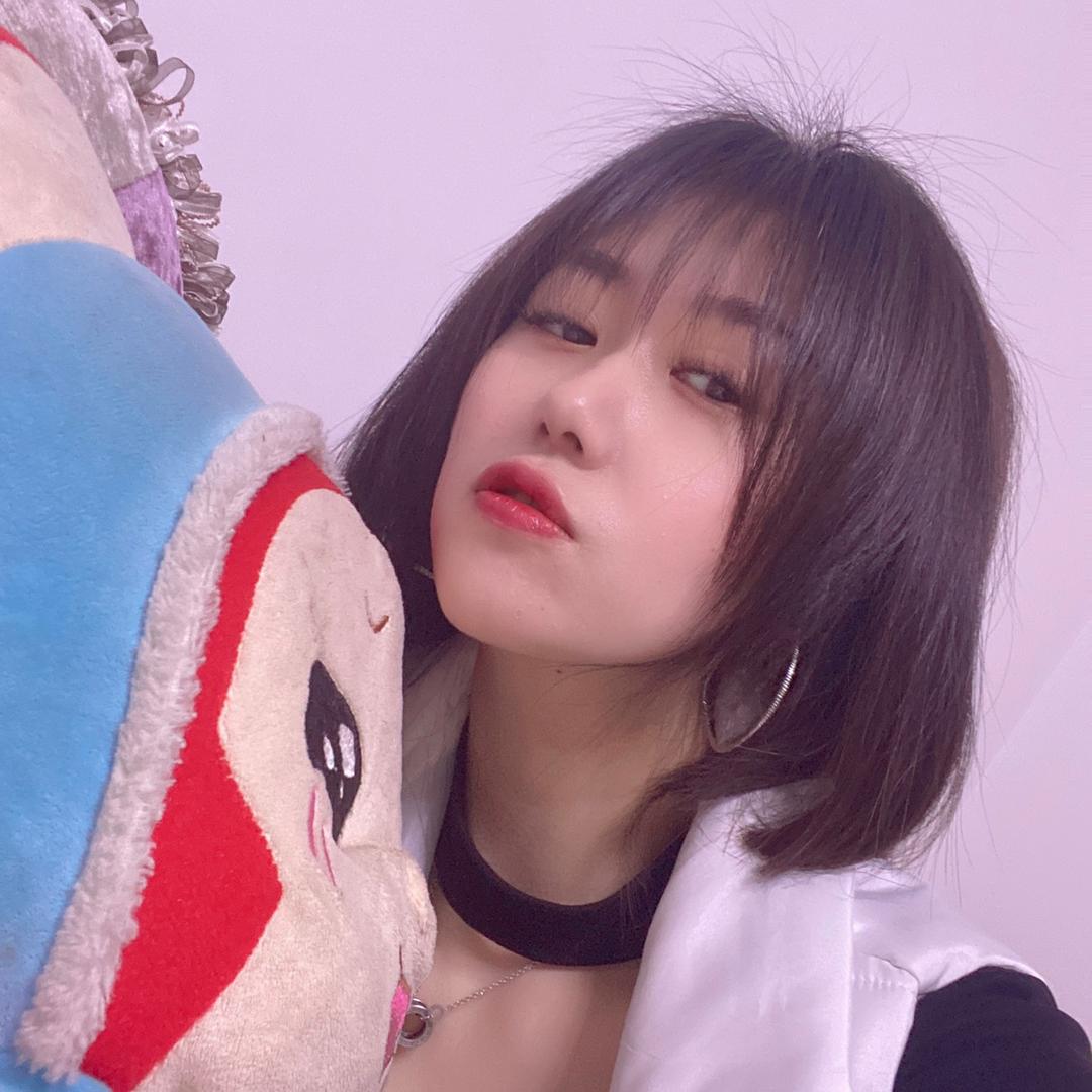 李小美.
