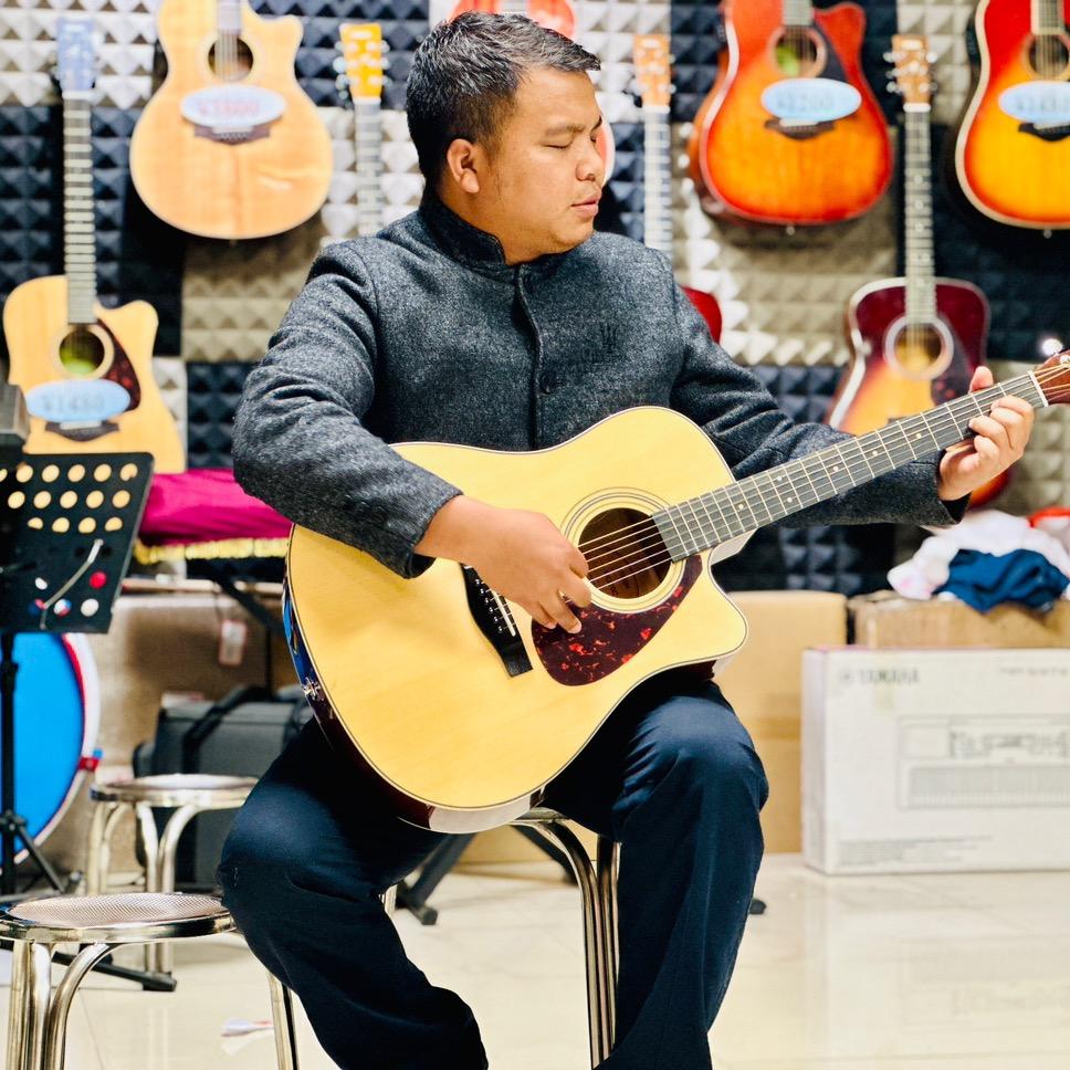 Madum Sumhpa陇川章凤佳音乐器