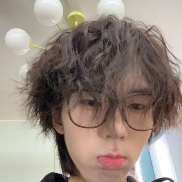 18岁性感小狗