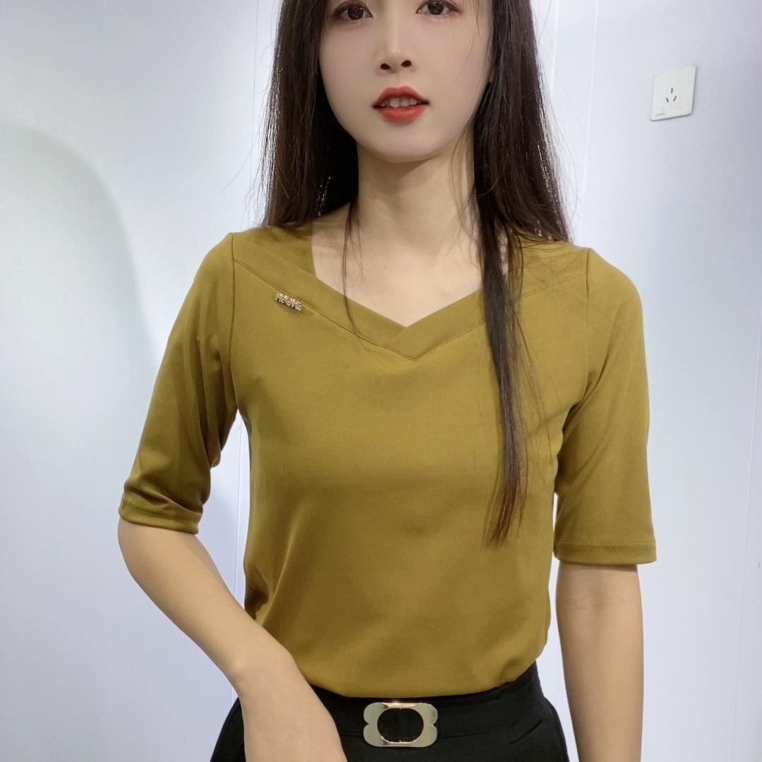 凤凤服装穿搭
