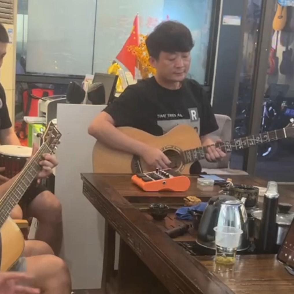 橙子乐队（bass）