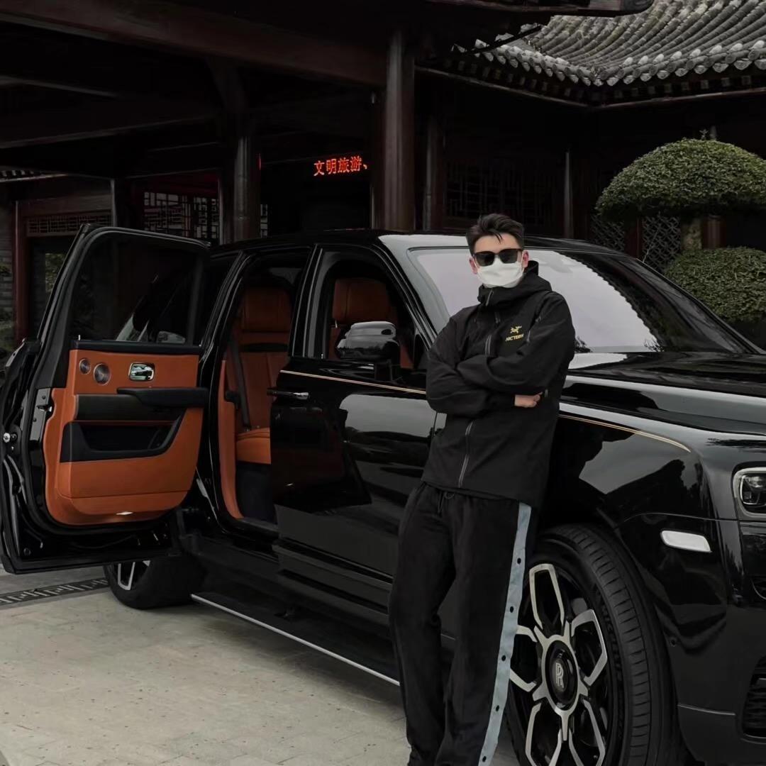 从土木转行干电商的小谢