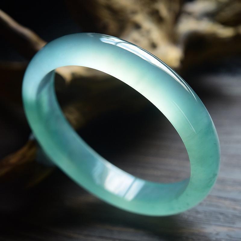 平洲心儿翡翠手镯定制