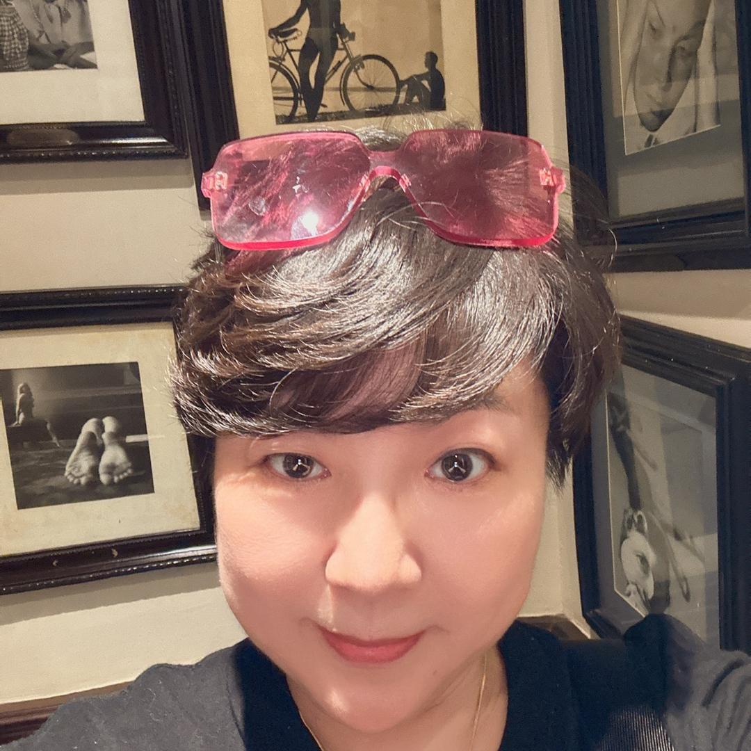 MUA摩造汉堡刘琼