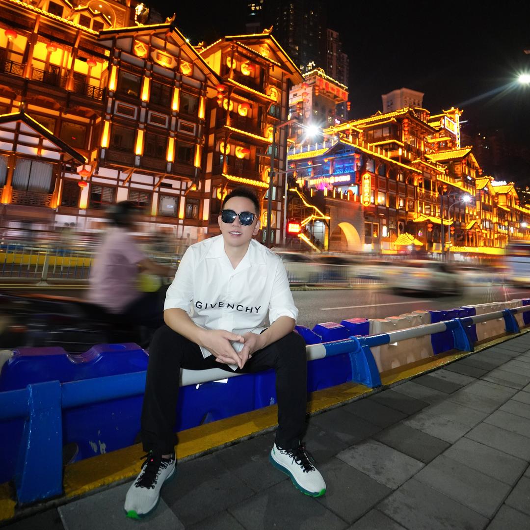 穿着纪梵希去流浪