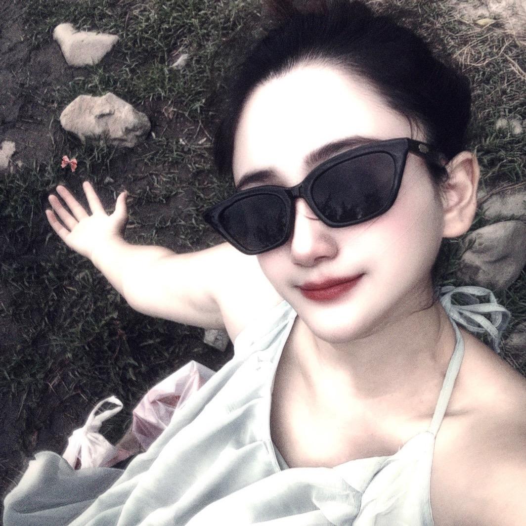 鸿福福−