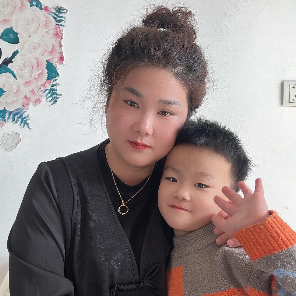 丽嫂子一家人