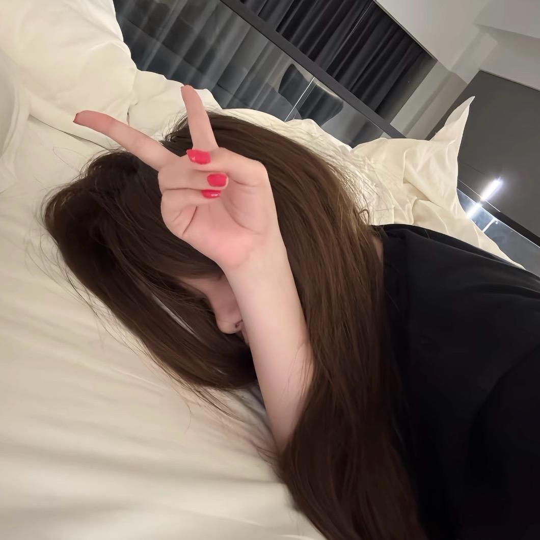 yi^_