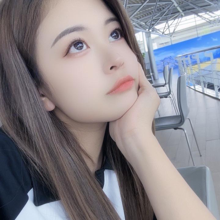 村里有个姑娘，叫洋洋