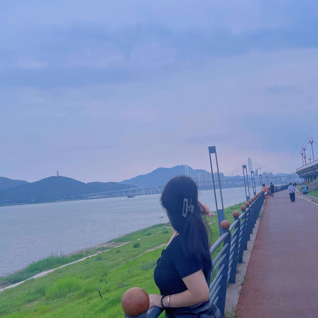 ⒎