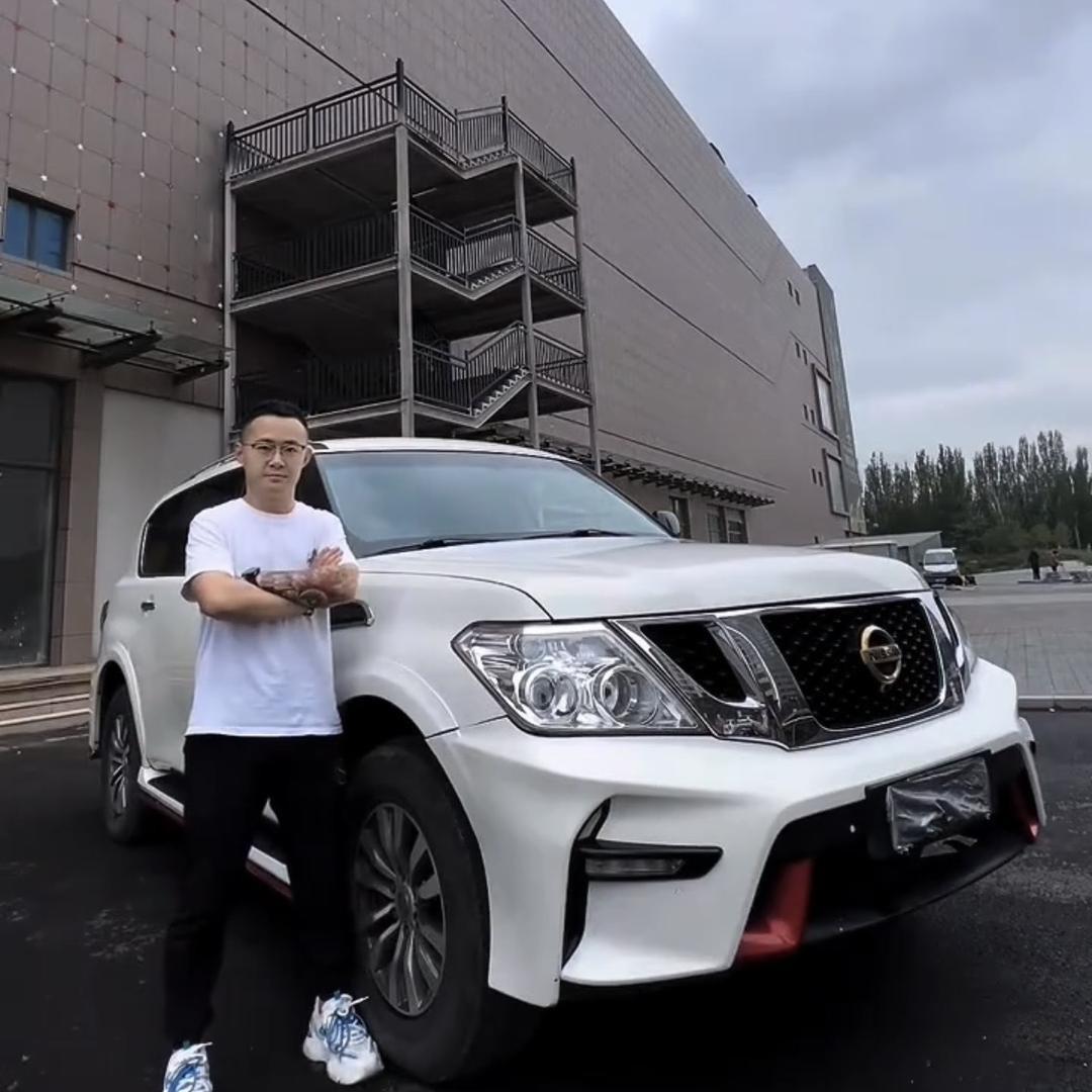 耀威·英傲-名车