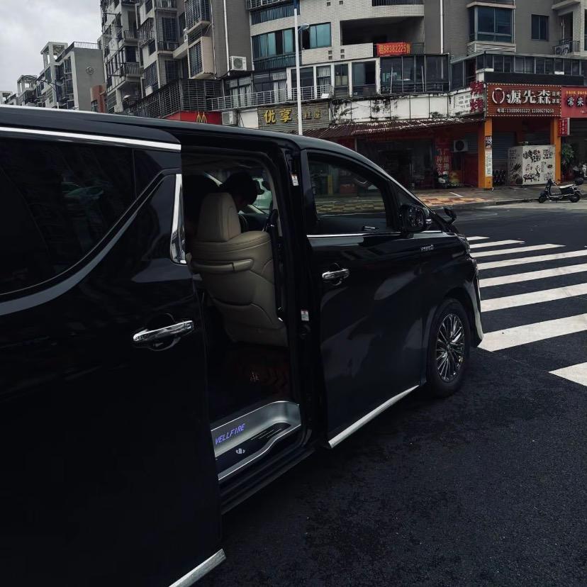 阿鹿。