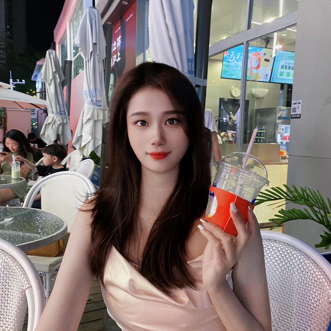 小优美睡衣